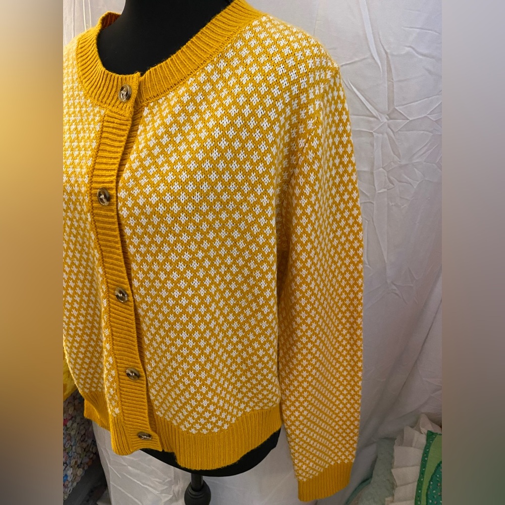 Chic Mustard Patterned Cardigan - image 5